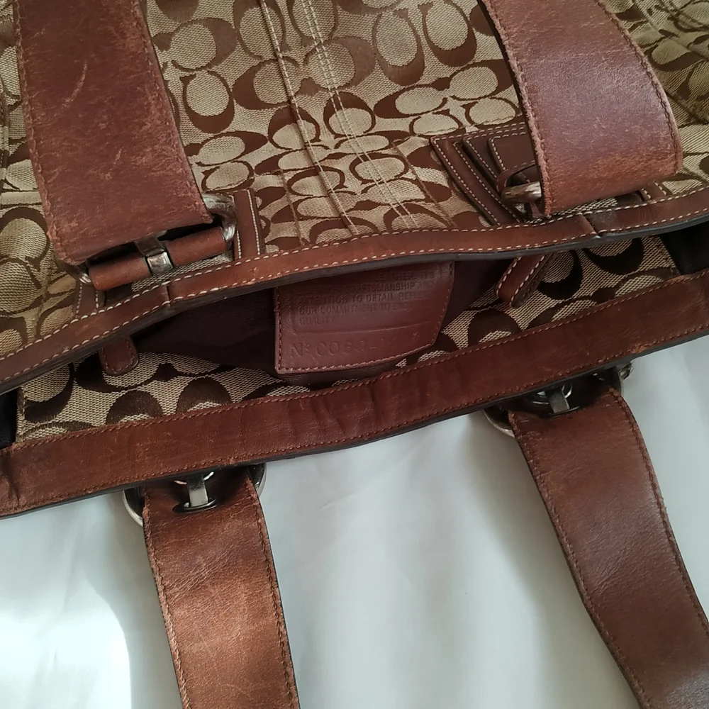 Coach Signature Brown Canvas Gallery 10079 Large Carry All Zip Up Shoulder Purse - Picture 10 of 17